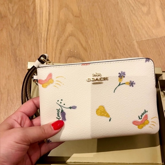 NWT Boxed Coach Wristlet Wallet With Floral Butterfly Print - Picture 1 of 2
